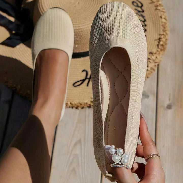 LOW HEEL FLAT SHOES | MODERN SLIP-ON SILHOUETTE