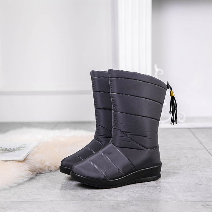 WOMEN’S MID-CALF BOOTS | WATER-RESISTANT WINTER STYLE