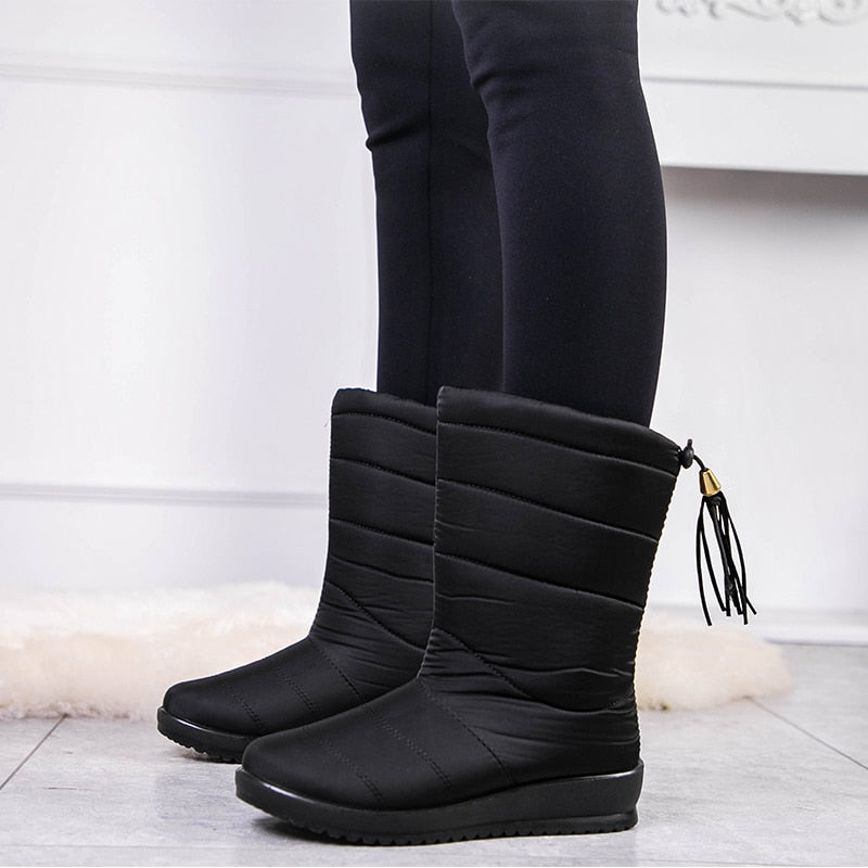 WOMEN’S MID-CALF BOOTS | WATER-RESISTANT WINTER STYLE