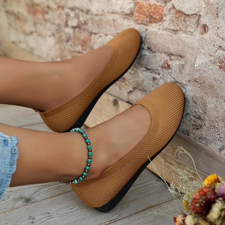 LOW HEEL FLAT SHOES | MODERN SLIP-ON SILHOUETTE