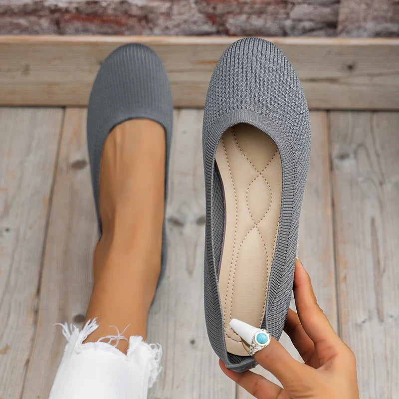 LOW HEEL FLAT SHOES | MODERN SLIP-ON SILHOUETTE