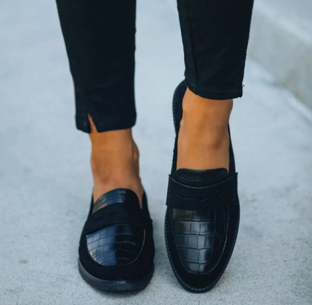 WOMEN’S BLACK LOAFERS | MODERN SLIP-ON FLAT SHOES
