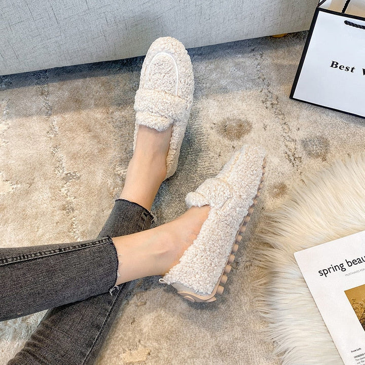 WOMEN’S COZY SLIPPERS | FLEECE TEDDY WINTER STYLE