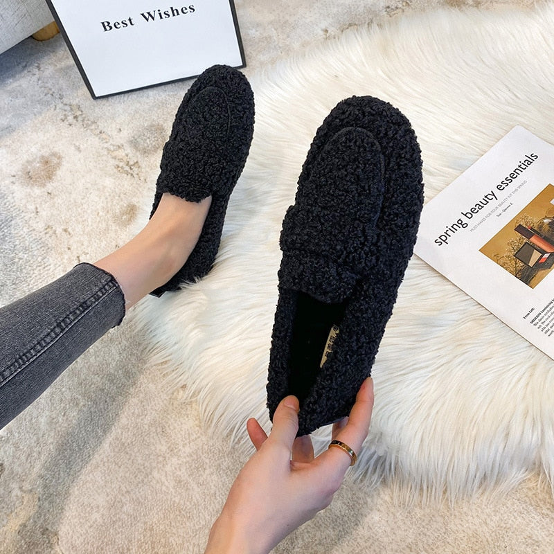 WOMEN’S COZY SLIPPERS | FLEECE TEDDY WINTER STYLE