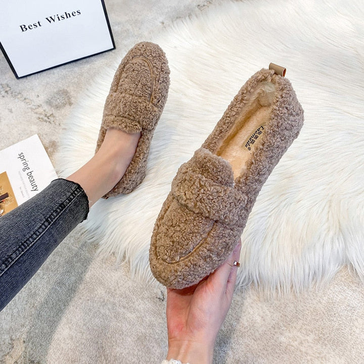 WOMEN’S COZY SLIPPERS | FLEECE TEDDY WINTER STYLE